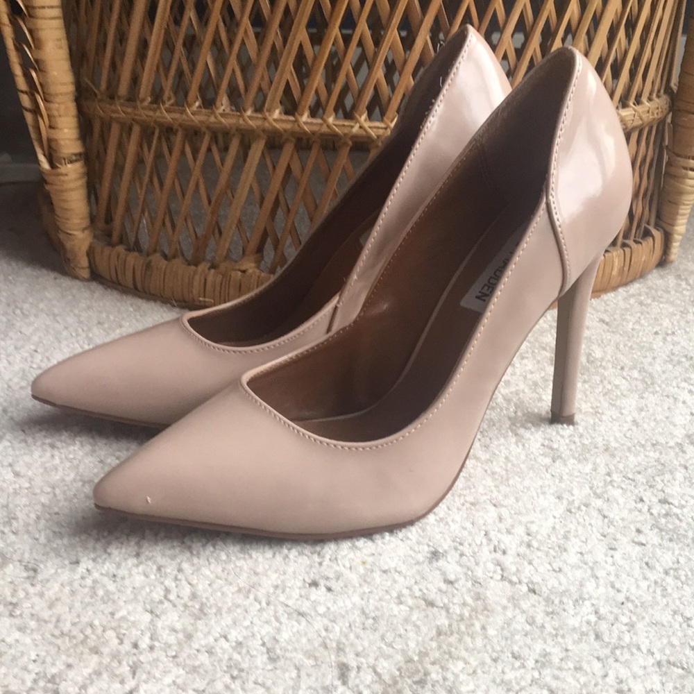 Nude Steve Madden Pumps